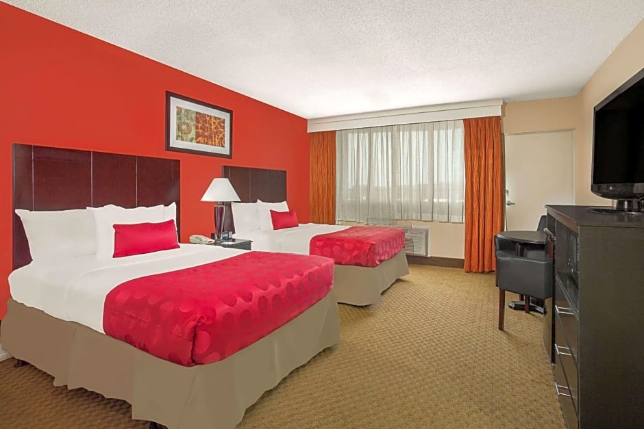 Ramada Plaza by Wyndham Fayetteville Fort Bragg Area