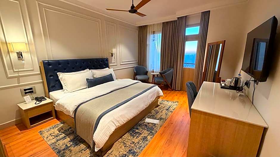 Hotel M & Resort