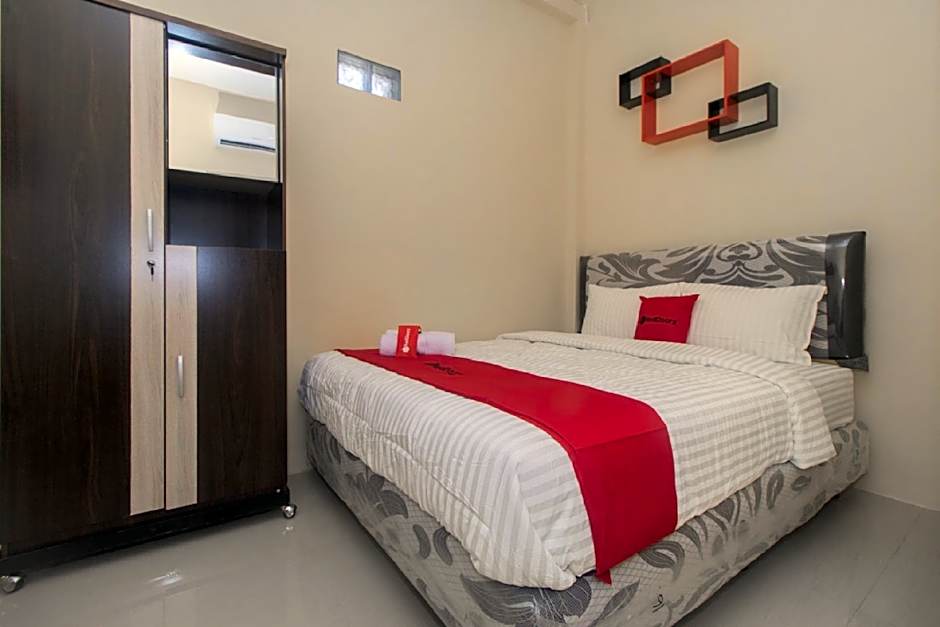 RedDoorz Syariah near Politeknik Negeri Madiun