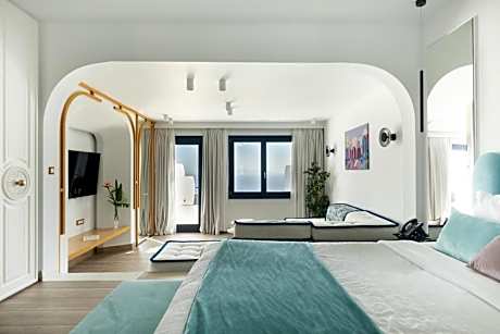 King Suite with Sea View & Heated Plunge Pool