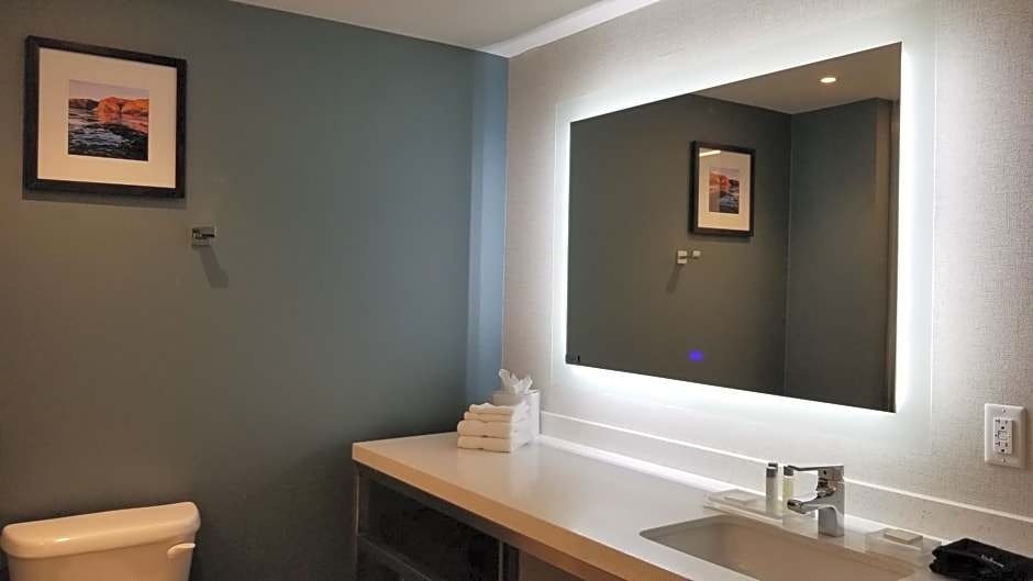 Cambria Hotel Omaha Downtown
