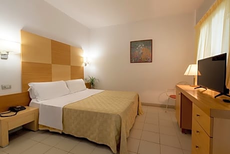 Economy Quadruple Room