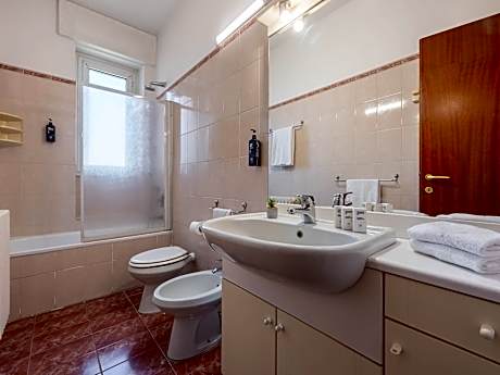 triple with Kitchenette