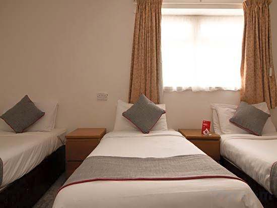 OYO Flagship Cardiff Central