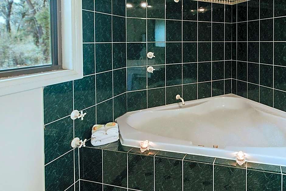 Federation Gardens & Possums Hideaway