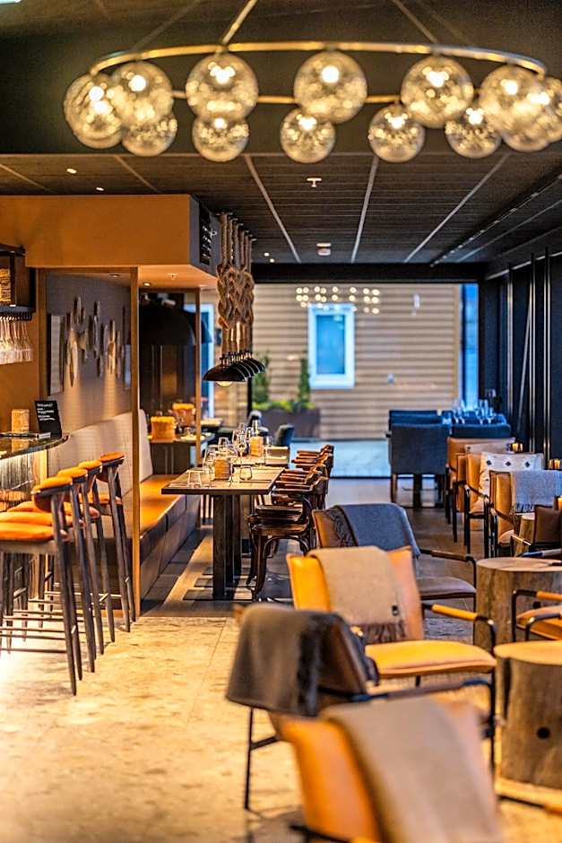 Henningsvær Bryggehotell - by Classic Norway Hotels