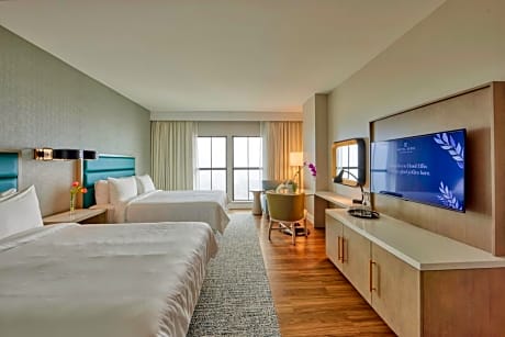 Double Queen Room with Bay View