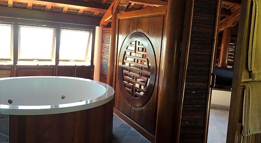 Villa Louise Hue Beach Hotel