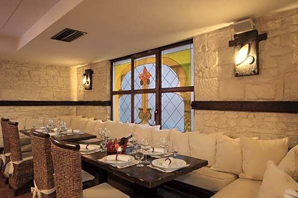 Семеен Хотел Опера