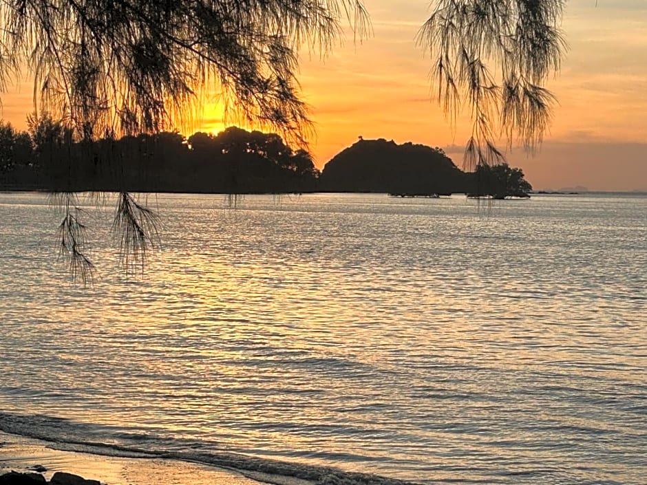 Neverland Beach Village Bungalows