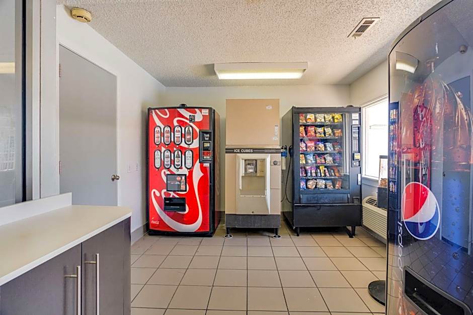 Motel 6 Fayetteville, AR