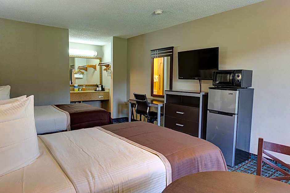 Deluxe Inn - Fayetteville I-95