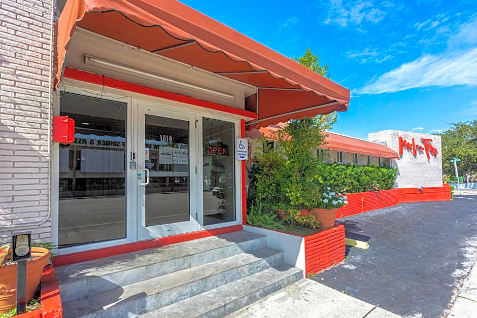 Beach and Town Motel