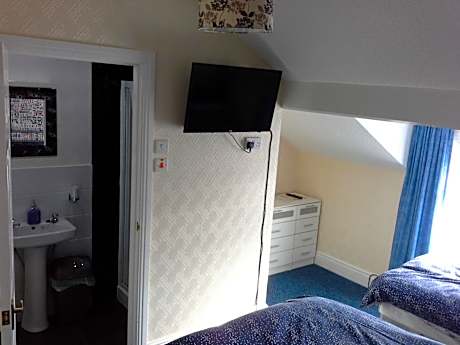 Triple Room with Shower