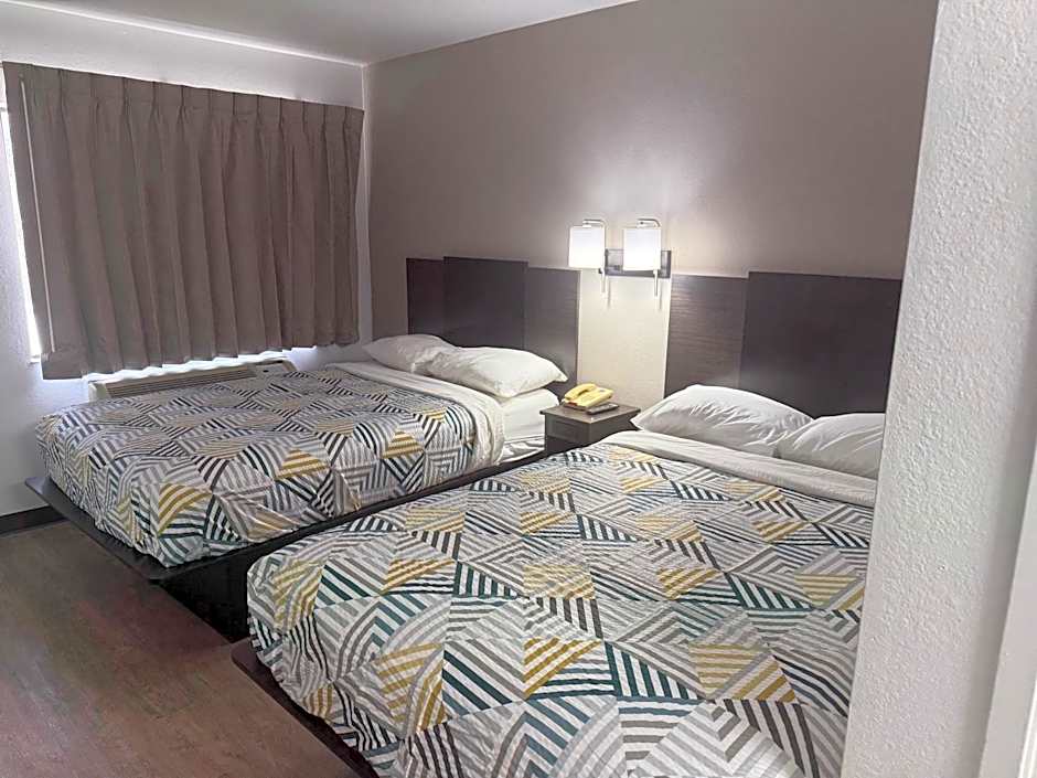 Motel 6-Des Moines, IA - North