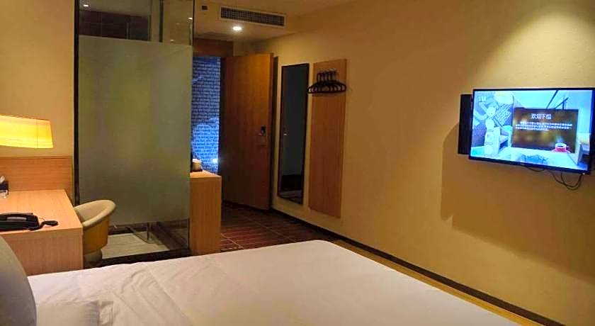 IU Hotel Anyang West Railway Station Yinxu Scenic Spot