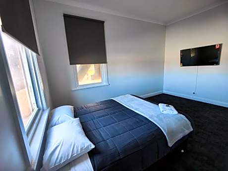 The Club Hotel Collie