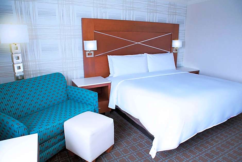 DoubleTree by Hilton Madison Downtown
