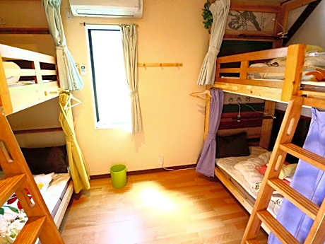 Bunk Bed in Mixed Dormitory Room