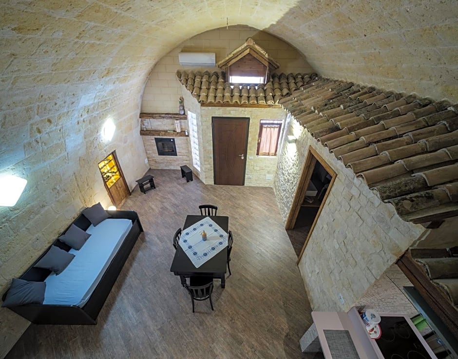 ROBERTO's Guest House