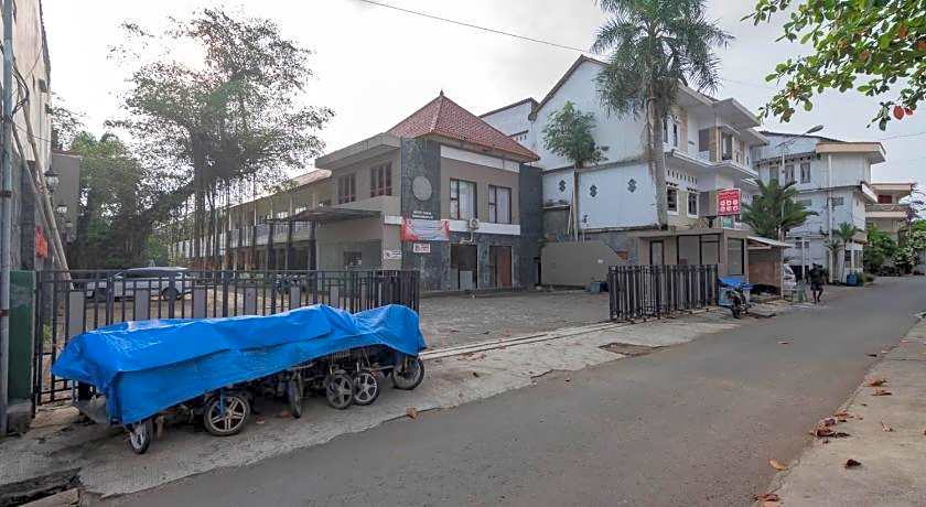 RedDoorz Plus @ Hotel Sofia Pangandaran