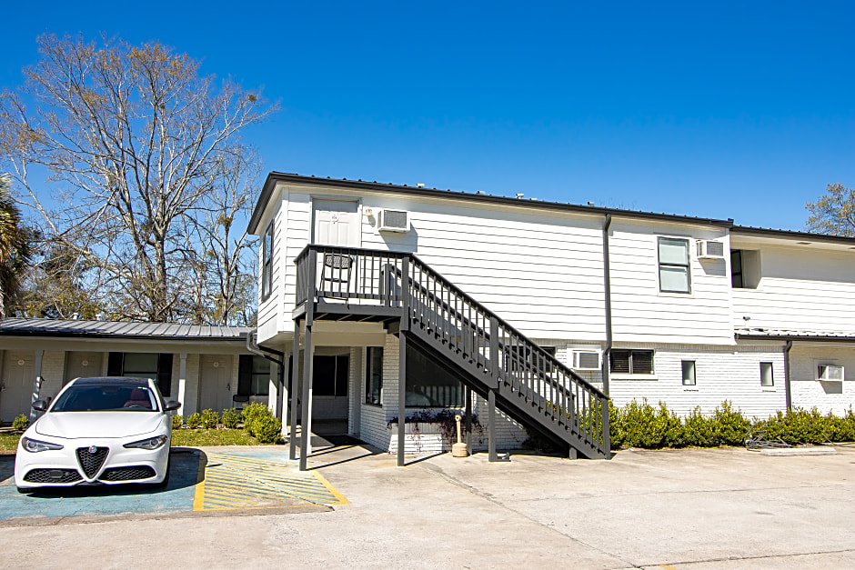 OYO Hotel Sulphur LA Hwy 90 West