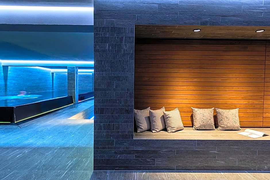 LOEV - VELA Hotels