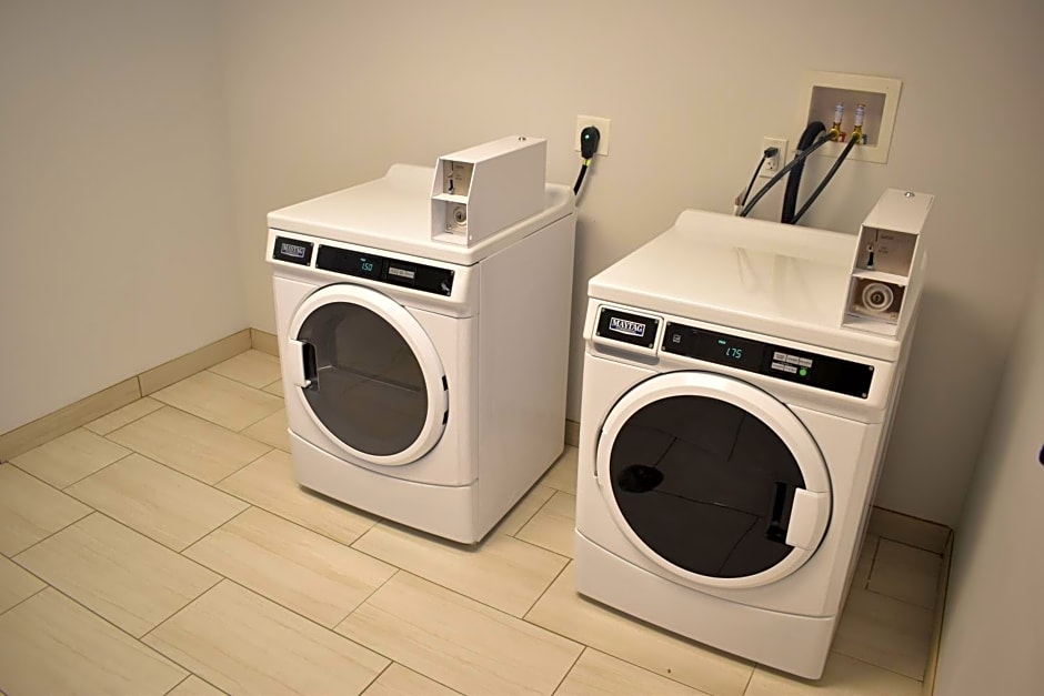 Holiday Inn Express And Suites Boston South - Randolph By IHG