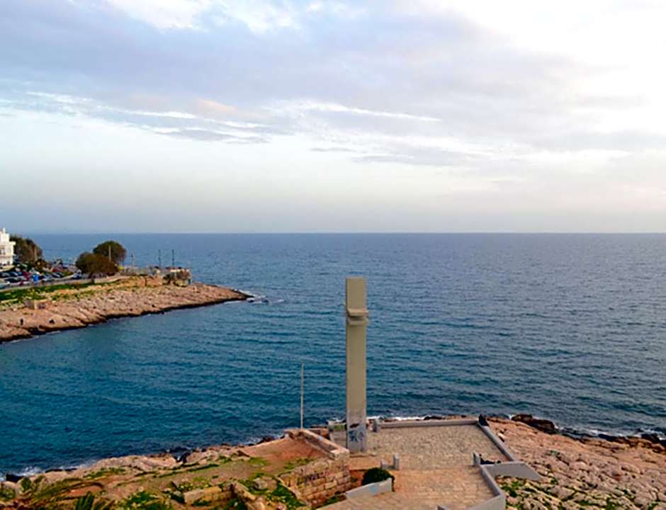 Queens Leriotis Hotel