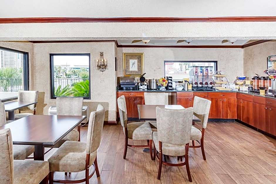 Days Inn by Wyndham Destin