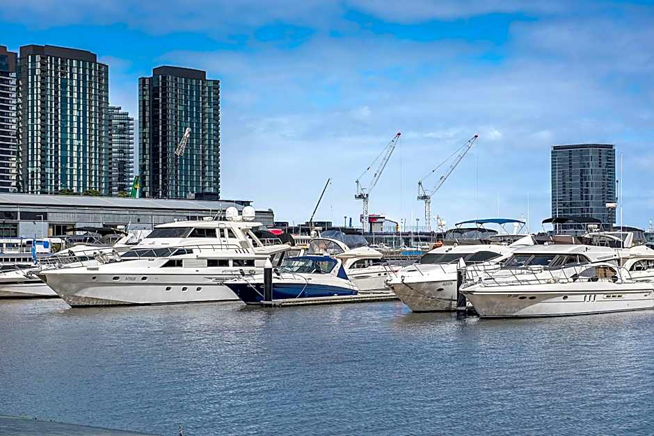 City Harbour Apartments