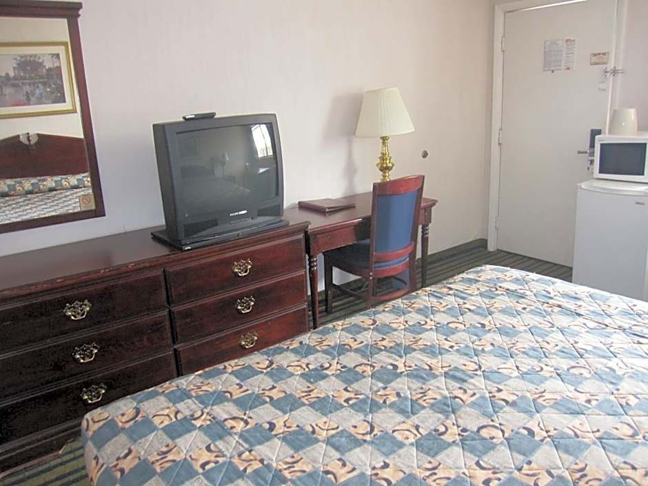 Amherst Inn & Suites
