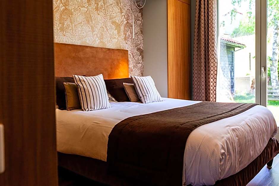 Logis Hotel Restaurant La Tour