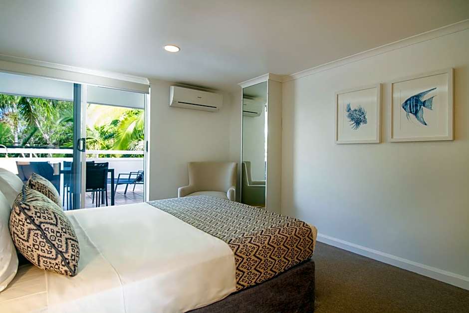 The White House Port Douglas