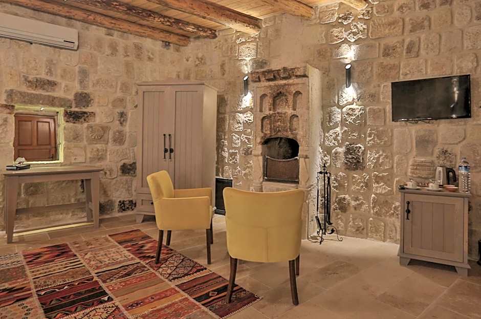 Acropolis Cave Suites