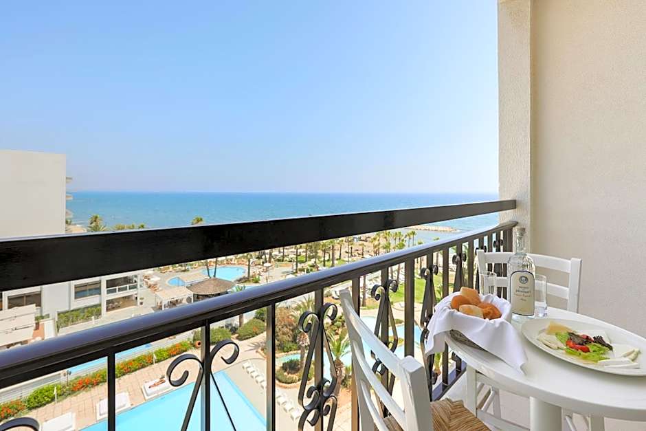 Sandy Beach Hotel & Spa