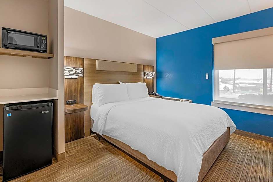 Holiday Inn Express Chicago-Downers Grove By IHG