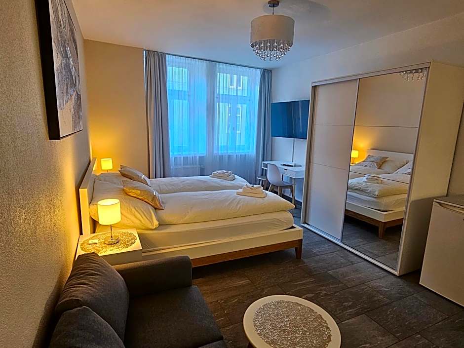 Photo 1 of 7 of Studio 1 King Bed