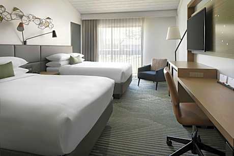 Queen Room with Two Queen Beds - Club Lounge Access - Tower
