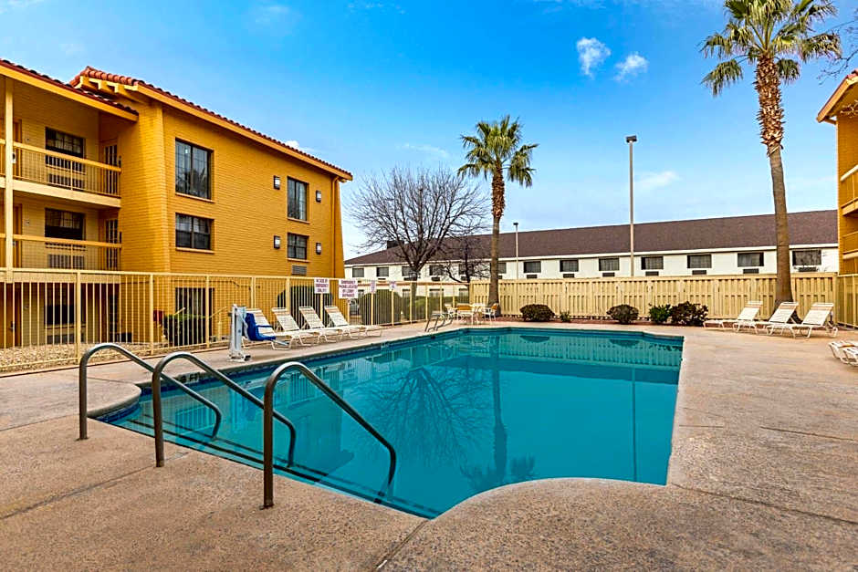 La Quinta Inn & Suites by Wyndham El Paso West