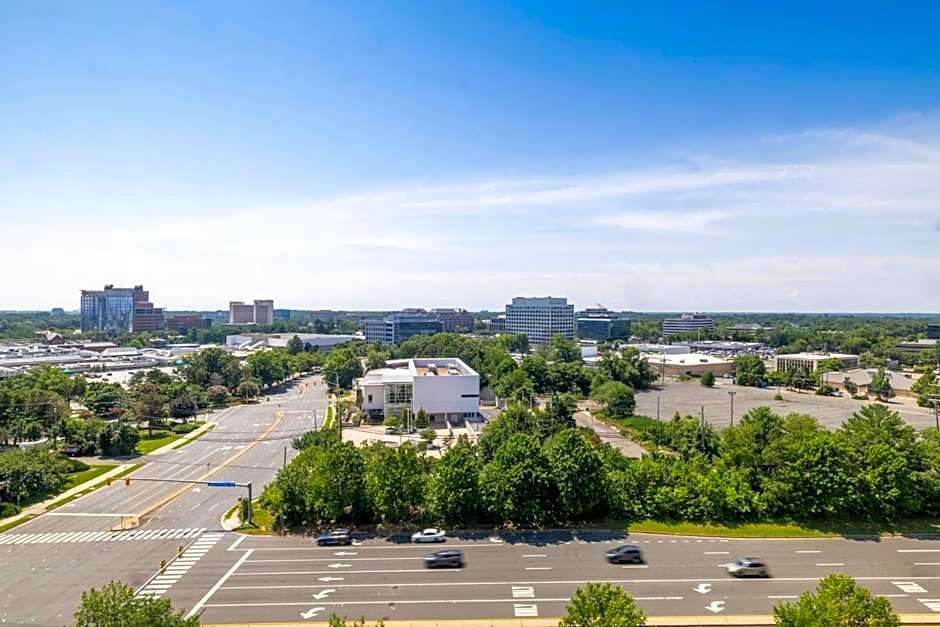 Courtyard by Marriott Tysons McLean