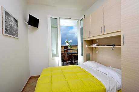 Economy Double Room with Sea View