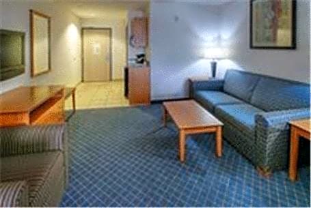 Holiday Inn Express Hotel & Suites Carlsbad