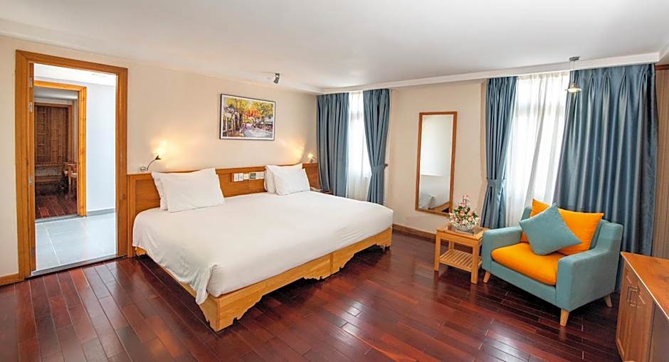 Romance Hotel
