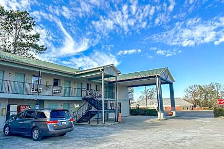 Garden Inn & Suites