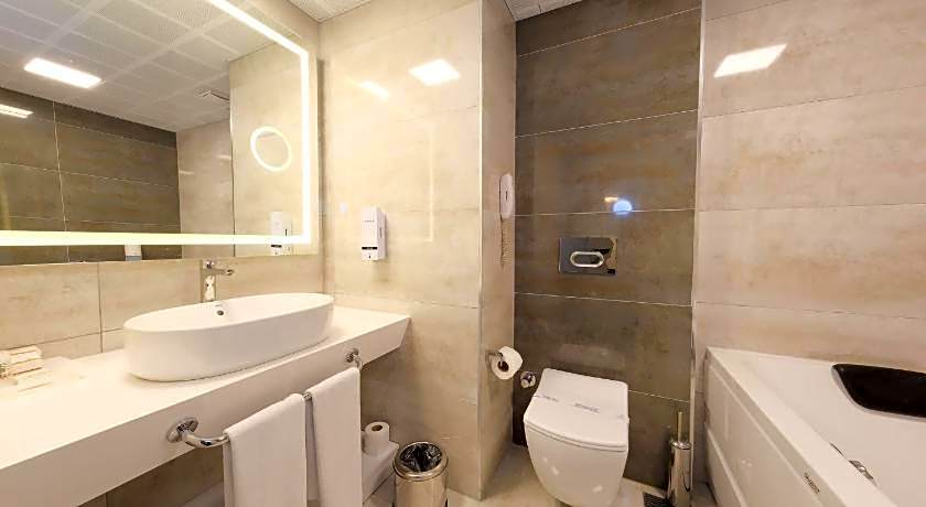 Best Western Plus Khan Hotel