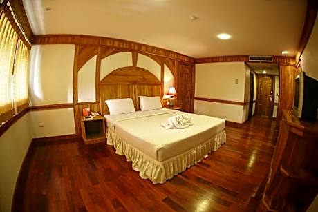 Standard Double Room (Tower B)