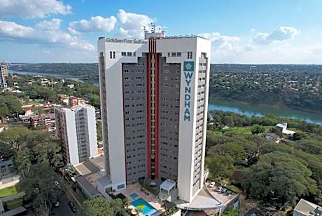 Wyndham Golden Foz Suítes