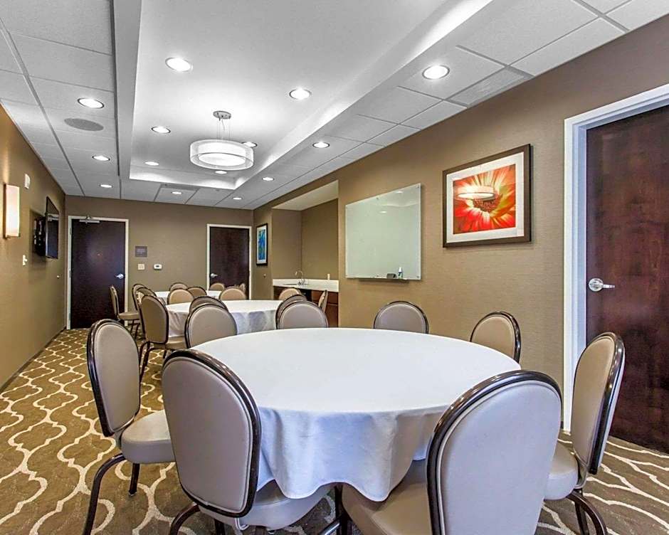 Comfort Suites Youngstown North