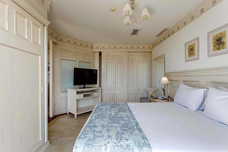 Beachfront Studios at IL Campanario Resort ILCTOP